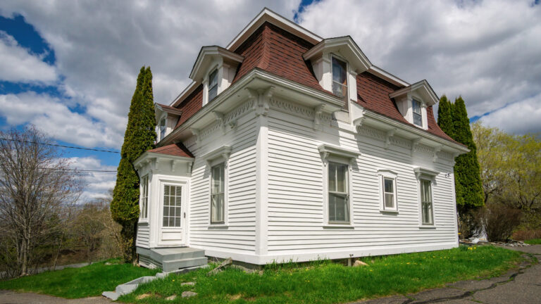 697 Bay Street, Saint John, NB – MLS®NB140356 – $319,900